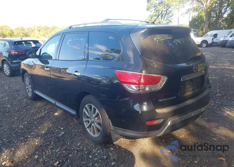 2015 Nissan Pathfinder S z USA, uszkodzony, nr VIN 5N1AR2MM9FC663315